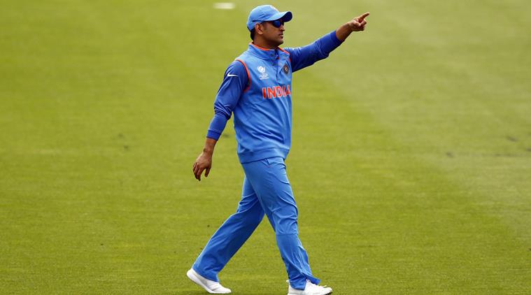 ICC Champions Trophy 2017: MS Dhoni helps Team India during nets; watch video