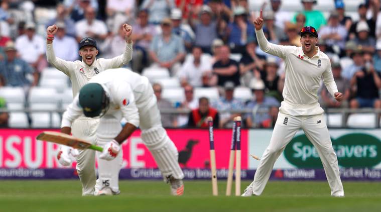 England dominate Pakistan on Day 1 of second Test